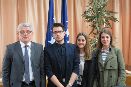 Predsjedatelj Zastupničkog doma Šefik Džaferović u okviru projekta „Volontiraj – kreditiraj“ ugostio učenike Bošnjačke gimnazije u Sarajevu